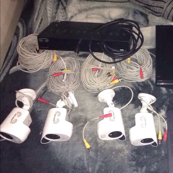 4 camera system nite owl cam set, 32" TV , tablet - Picture 2 of 7